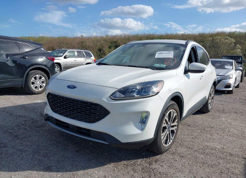 Photo 2 of 2022 Ford Escape SEL (VIN 1FMCU0H67NUA83853)