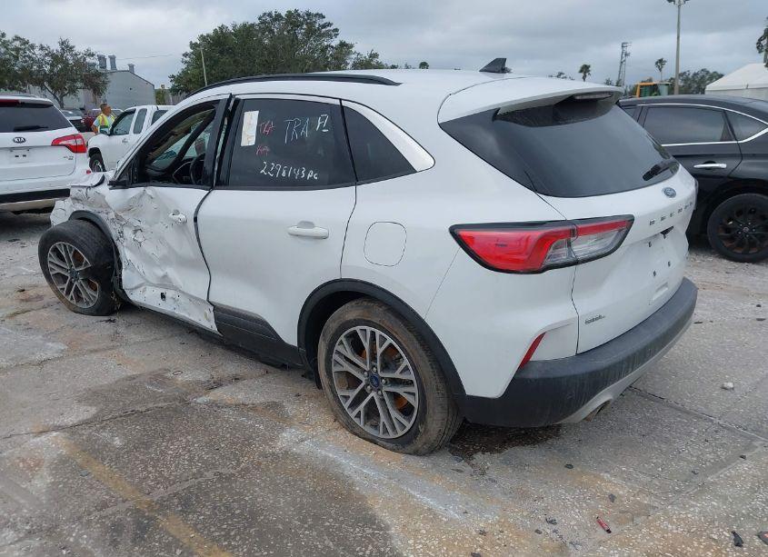 Photo 3 of 2020 Ford Escape SEL (VIN 1FMCU0H68LUA81171)