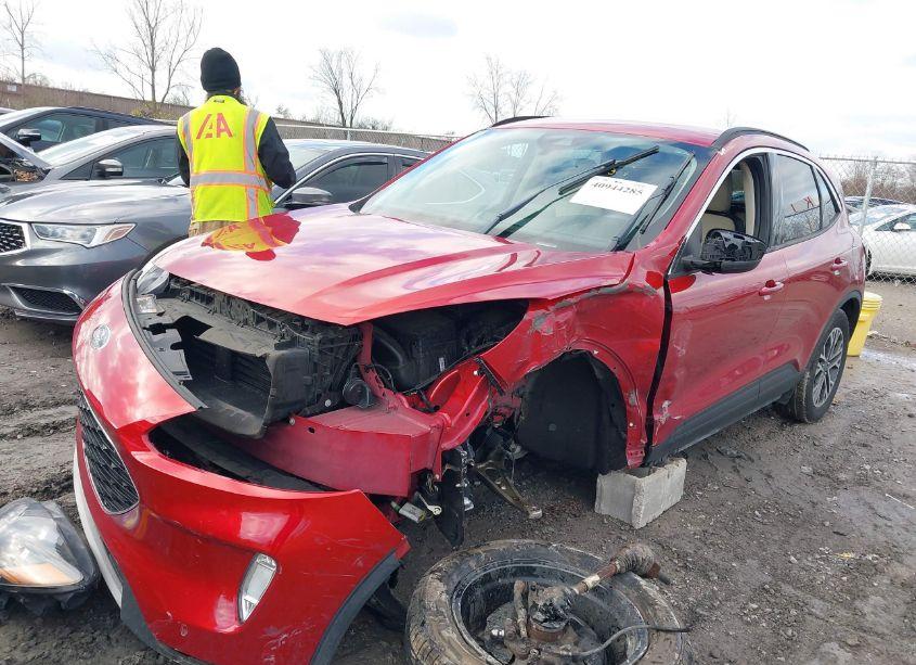 Photo 2 of 2020 Ford Escape SEL (VIN 1FMCU0H68LUB14444)