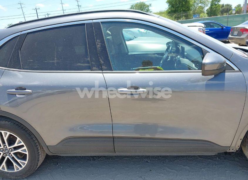 Photo 13 of 2021 Ford Escape SEL (VIN 1FMCU0H68MUA09727)