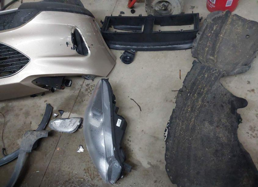 Photo 18 of 2021 Ford Escape SEL (VIN 1FMCU0H68MUA30285)