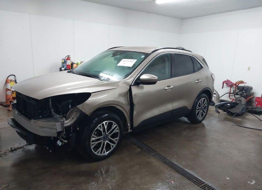Photo 2 of 2021 Ford Escape SEL (VIN 1FMCU0H68MUA30285)