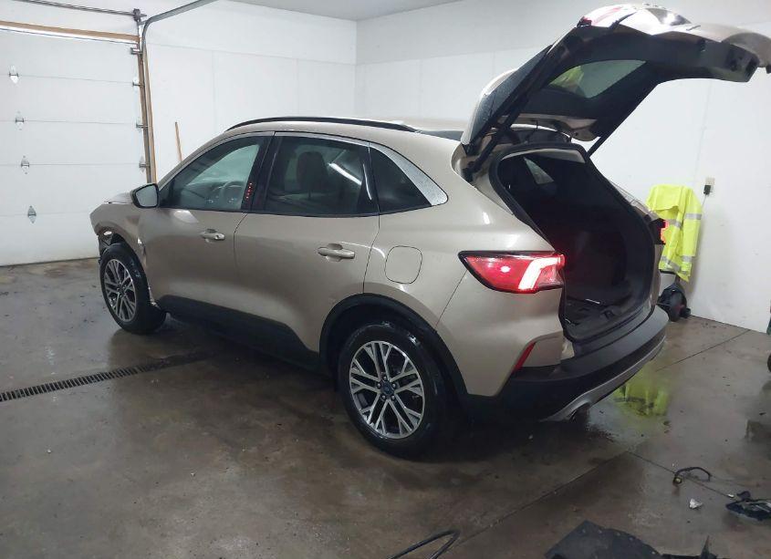 Photo 3 of 2021 Ford Escape SEL (VIN 1FMCU0H68MUA30285)