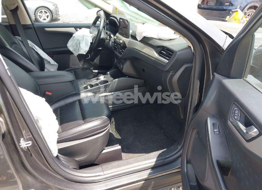 Photo 5 of 2020 Ford Escape SEL (VIN 1FMCU0H69LUB18115)