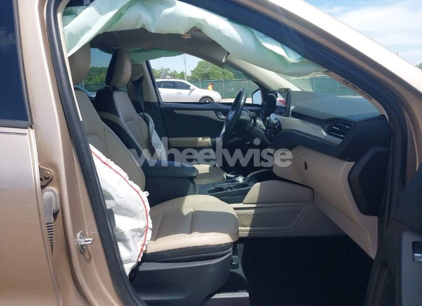 Photo 5 of 2020 Ford Escape SEL (VIN 1FMCU0H69LUB23895)