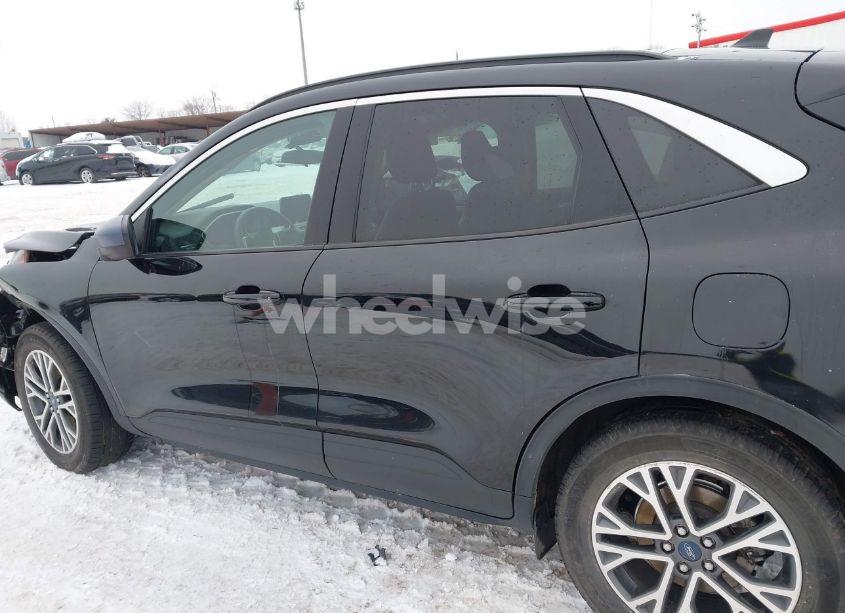 Photo 14 of 2020 Ford Escape SEL (VIN 1FMCU0H69LUC24046)