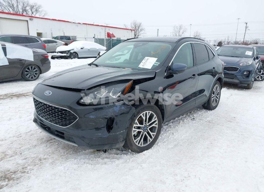 Photo 2 of 2020 Ford Escape SEL (VIN 1FMCU0H69LUC24046)