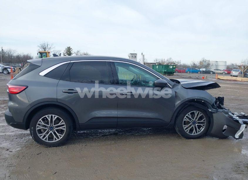 Photo 14 of 2022 Ford Escape SEL (VIN 1FMCU0H69NUA31642)