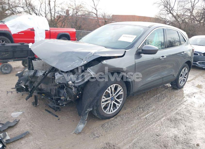 Photo 2 of 2022 Ford Escape SEL (VIN 1FMCU0H69NUA31642)