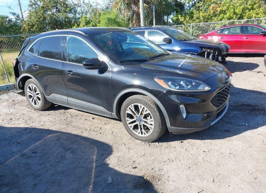 2020 Ford Escape SEL (VIN 1FMCU0H6XLUB10430) main photo