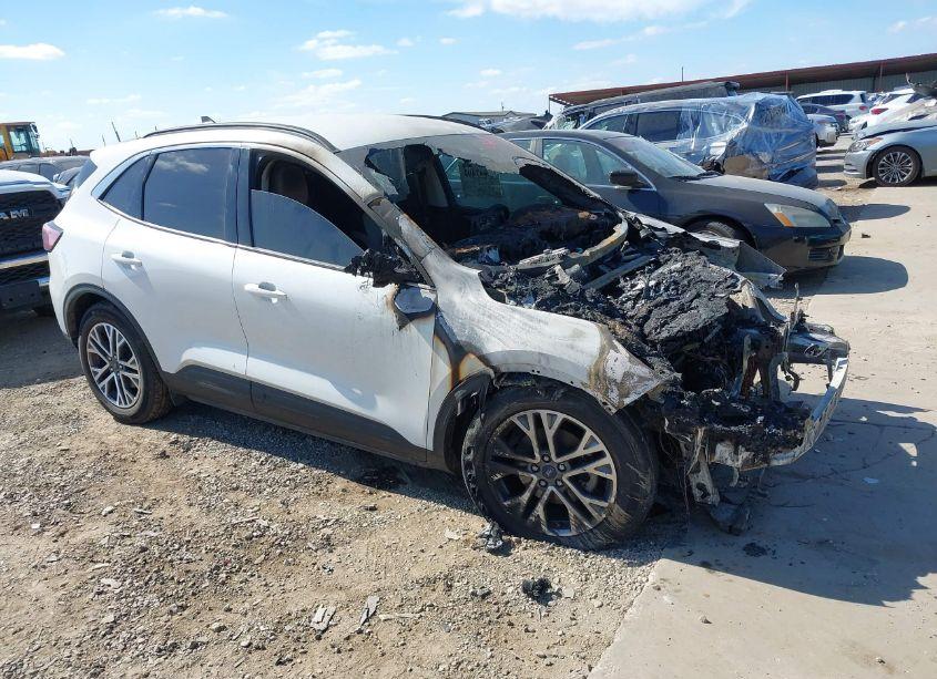 2021 Ford Escape SEL (VIN 1FMCU0H6XMUB19002) main photo