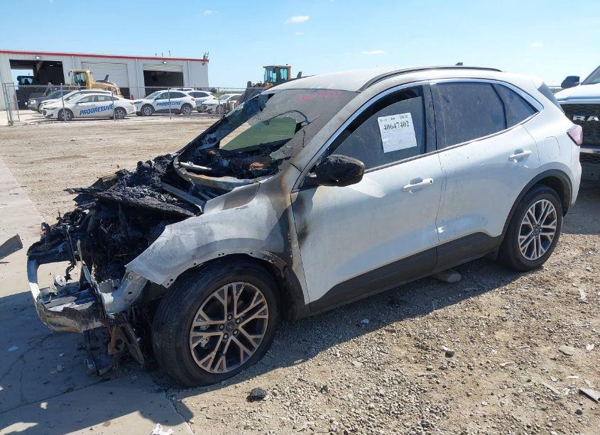 Photo 2 of 2021 Ford Escape SEL (VIN 1FMCU0H6XMUB19002)