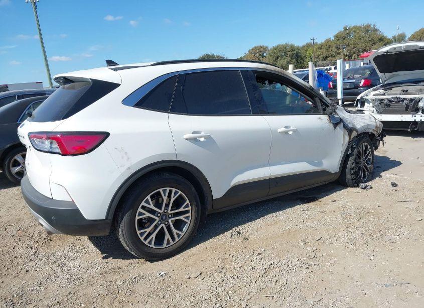 Photo 4 of 2021 Ford Escape SEL (VIN 1FMCU0H6XMUB19002)