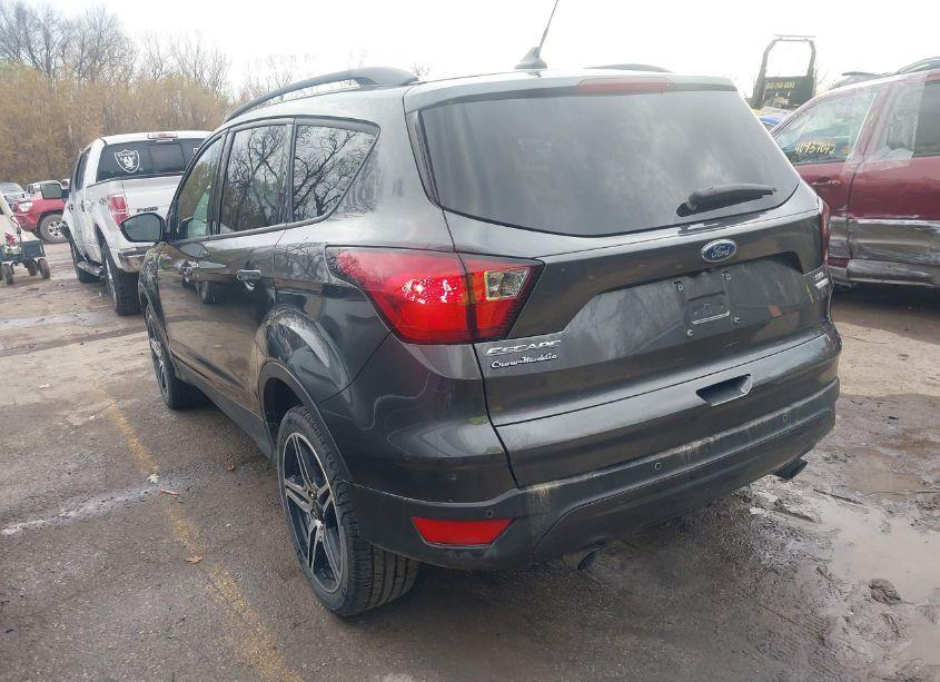Photo 3 of 2019 Ford Escape SEL (VIN 1FMCU0HD0KUB27153)