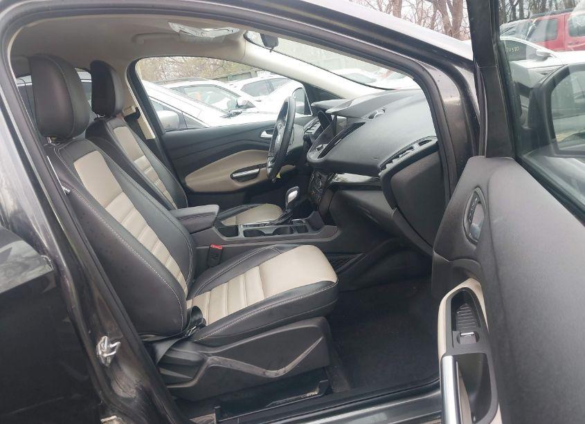 Photo 5 of 2019 Ford Escape SEL (VIN 1FMCU0HD0KUB27153)