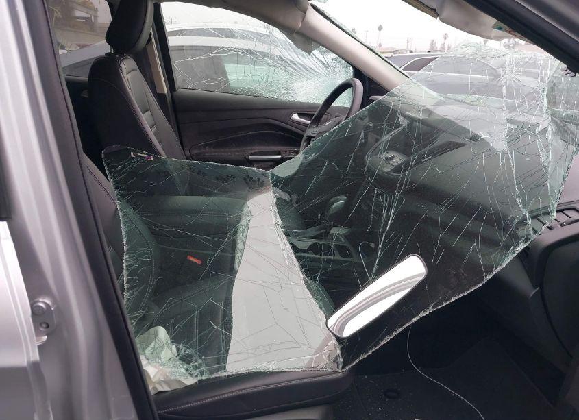 Photo 5 of 2019 Ford Escape SEL (VIN 1FMCU0HD0KUB62145)