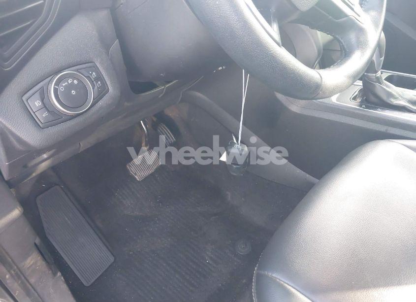 Photo 11 of 2019 Ford Escape SEL (VIN 1FMCU0HD1KUA46680)