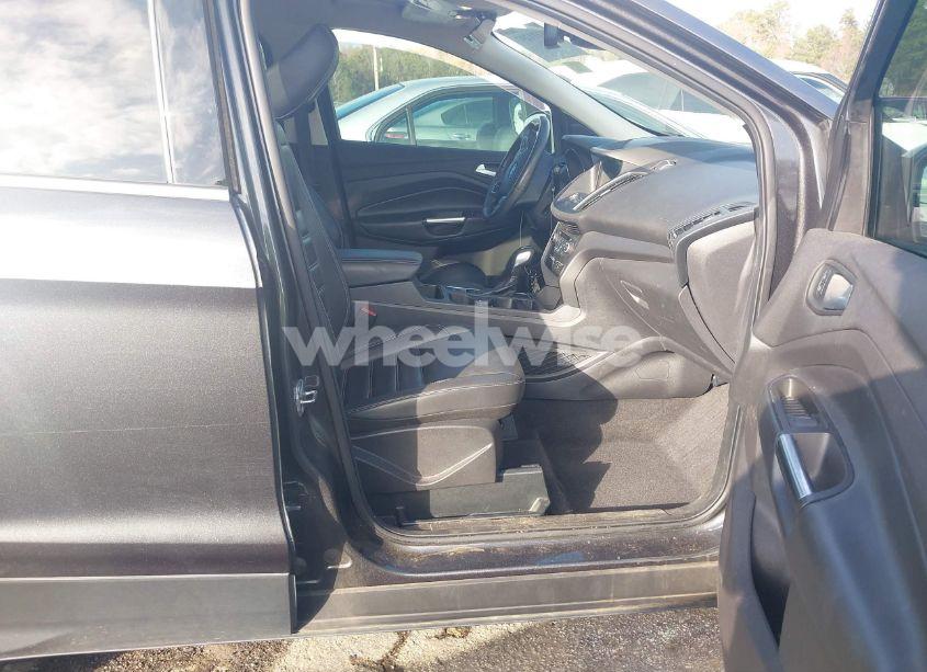 Photo 5 of 2019 Ford Escape SEL (VIN 1FMCU0HD1KUA46680)