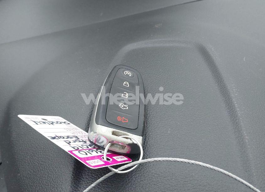 Photo 11 of 2019 Ford Escape SEL (VIN 1FMCU0HD1KUA95524)