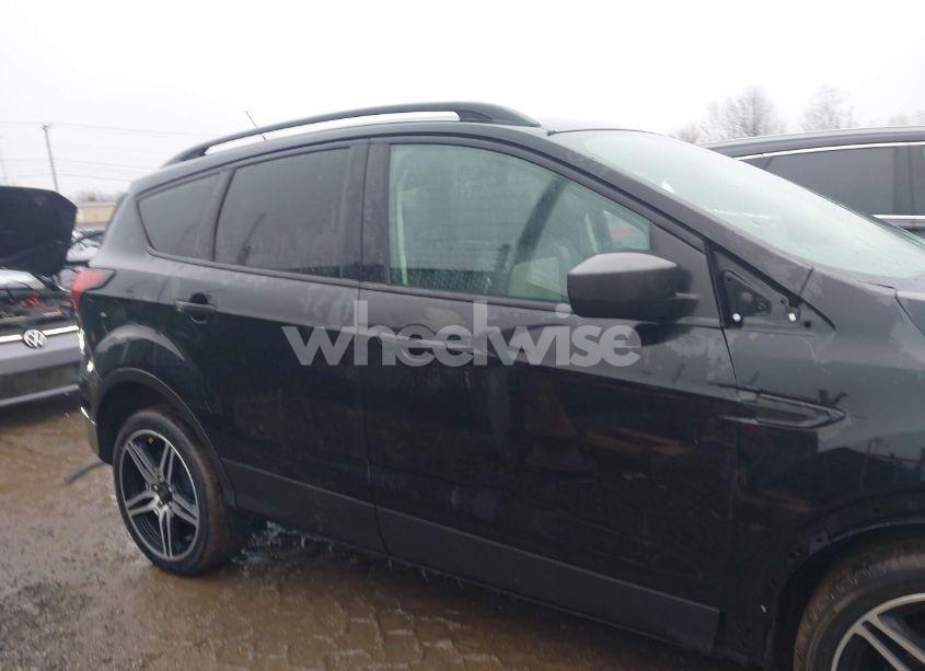 Photo 14 of 2019 Ford Escape SEL (VIN 1FMCU0HD1KUA95524)