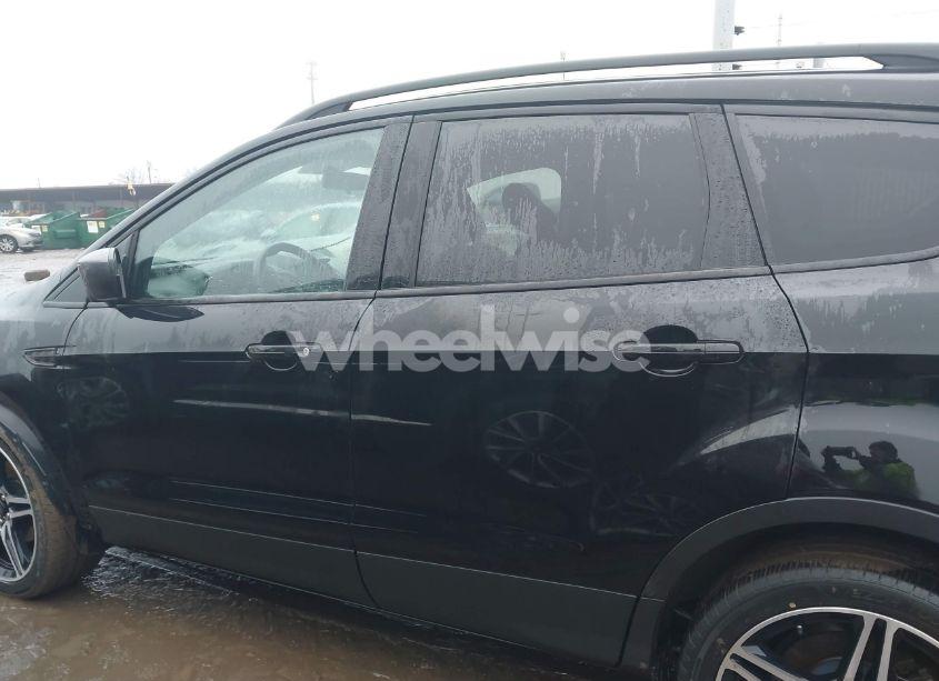 Photo 15 of 2019 Ford Escape SEL (VIN 1FMCU0HD1KUA95524)