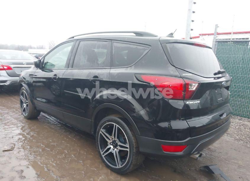 Photo 3 of 2019 Ford Escape SEL (VIN 1FMCU0HD1KUA95524)