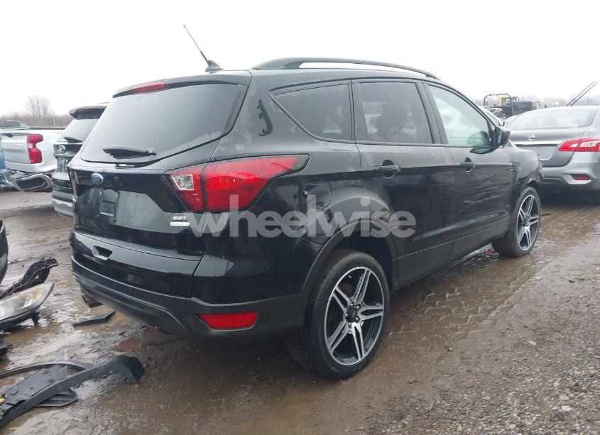 Photo 4 of 2019 Ford Escape SEL (VIN 1FMCU0HD1KUA95524)