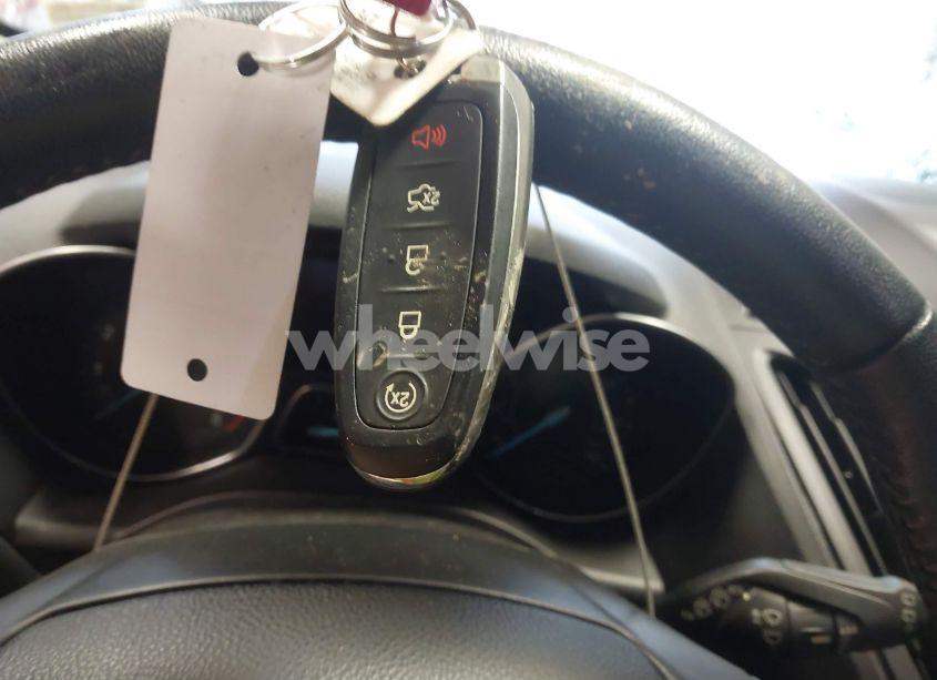 Photo 11 of 2019 Ford Escape SEL (VIN 1FMCU0HD1KUB21734)