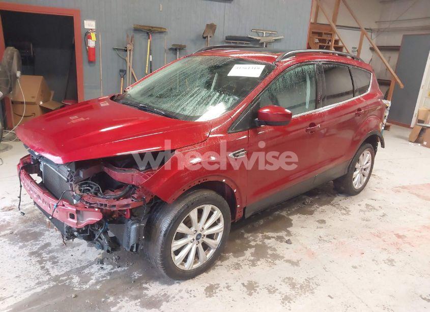 Photo 2 of 2019 Ford Escape SEL (VIN 1FMCU0HD1KUB21734)