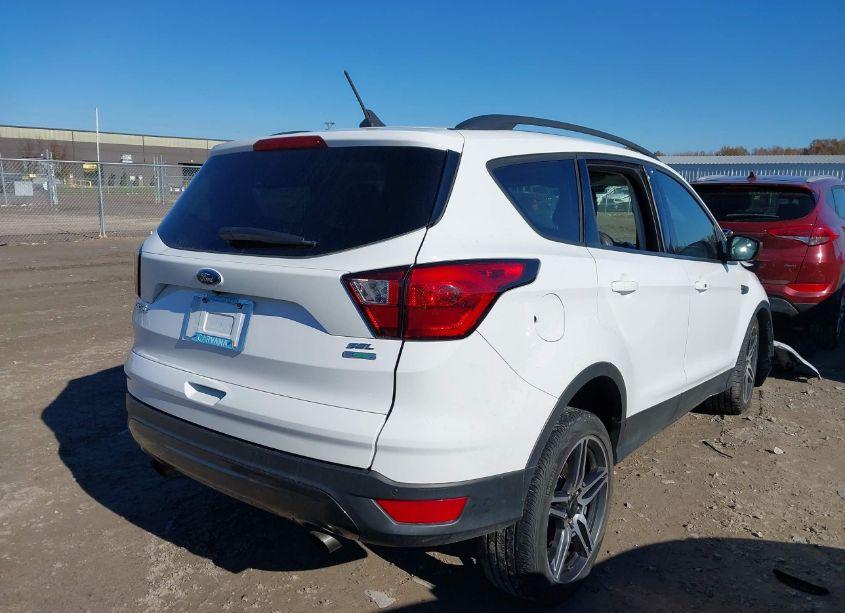 Photo 4 of 2019 Ford Escape SEL (VIN 1FMCU0HD1KUB62039)