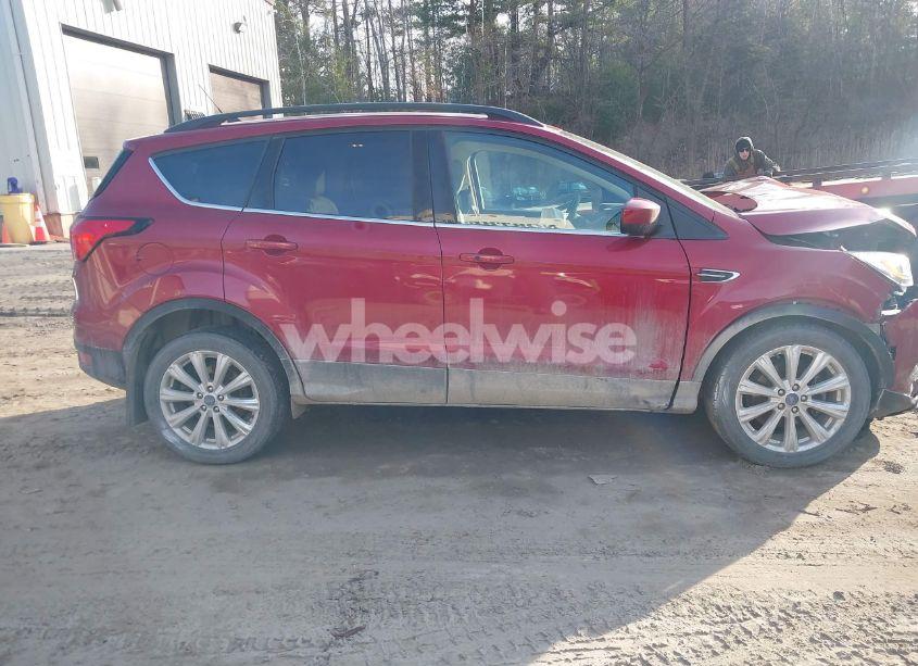 Photo 14 of 2019 Ford Escape SEL (VIN 1FMCU0HD1KUB83960)