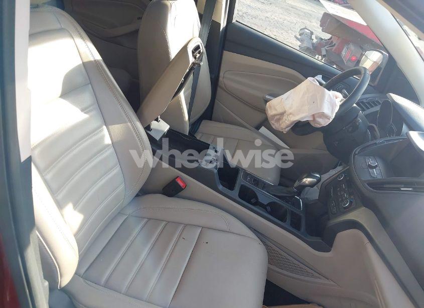 Photo 5 of 2019 Ford Escape SEL (VIN 1FMCU0HD1KUB83960)