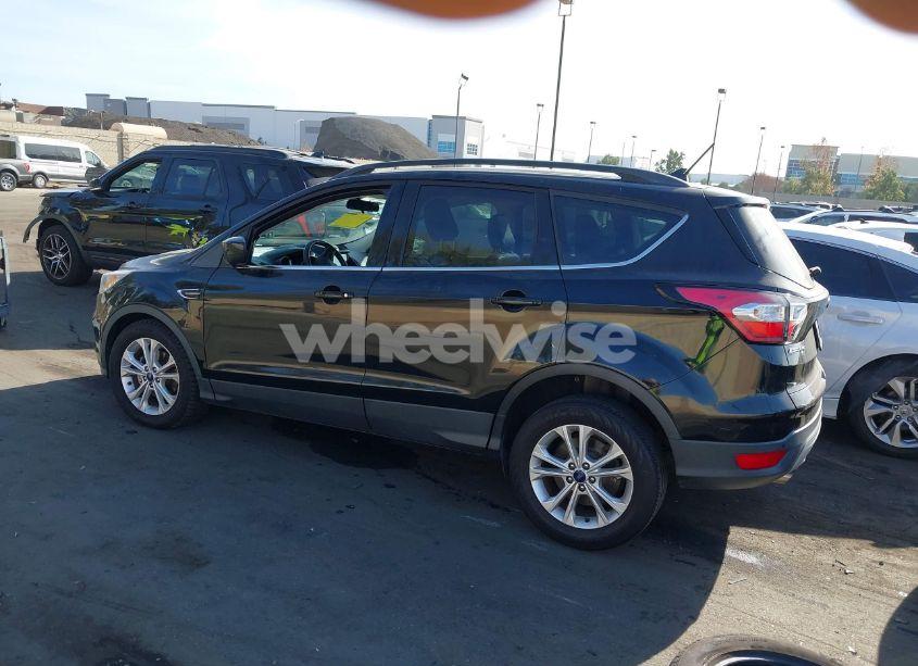 Photo 15 of 2018 Ford Escape SEL (VIN 1FMCU0HD2JUA64572)