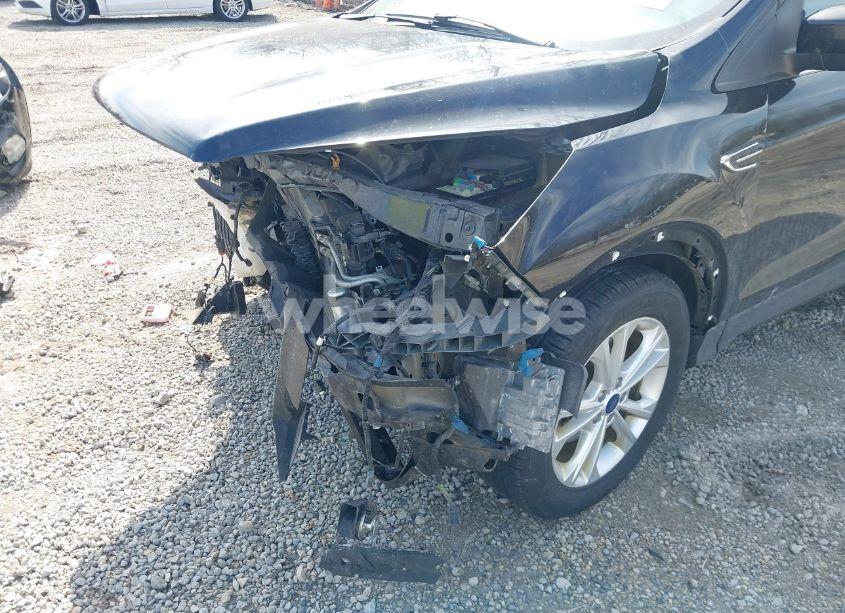 Photo 17 of 2018 Ford Escape SEL (VIN 1FMCU0HD2JUB39643)