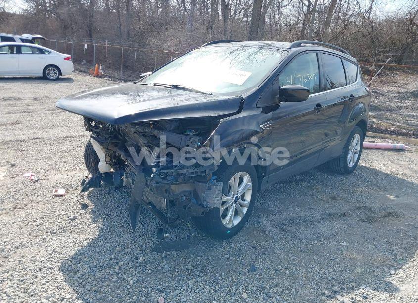 Photo 2 of 2018 Ford Escape SEL (VIN 1FMCU0HD2JUB39643)