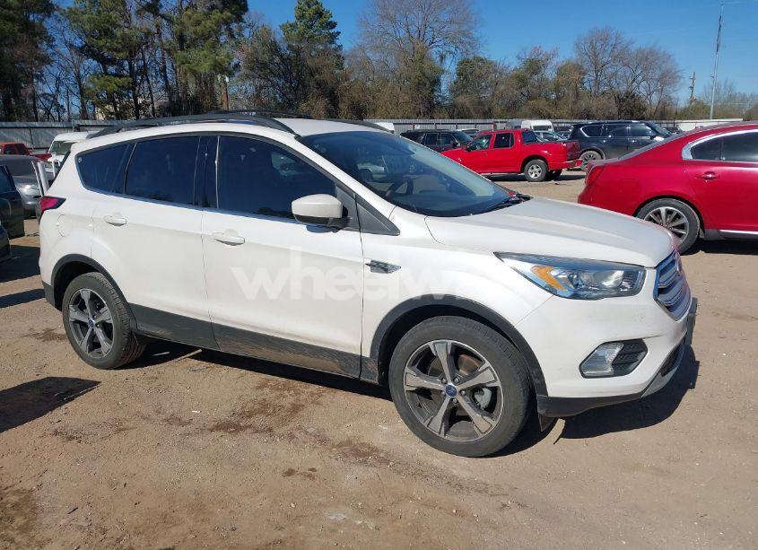 2018 Ford Escape SEL (VIN 1FMCU0HD2JUB42347) main photo