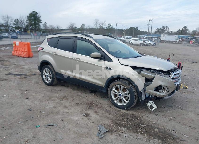 2018 Ford Escape SEL (VIN 1FMCU0HD2JUC45302) main photo