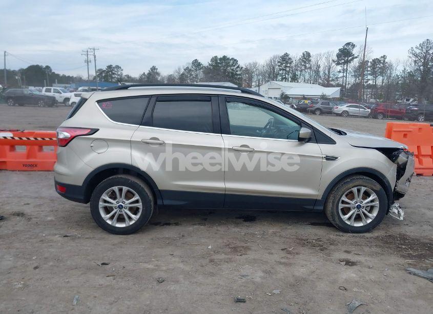 Photo 13 of 2018 Ford Escape SEL (VIN 1FMCU0HD2JUC45302)