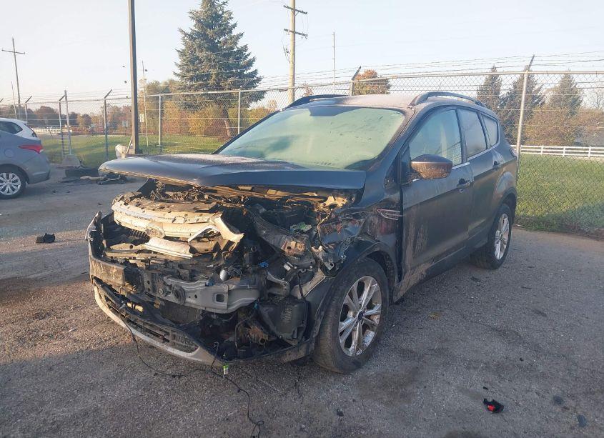 Photo 2 of 2018 Ford Escape SEL (VIN 1FMCU0HD2JUC47342)