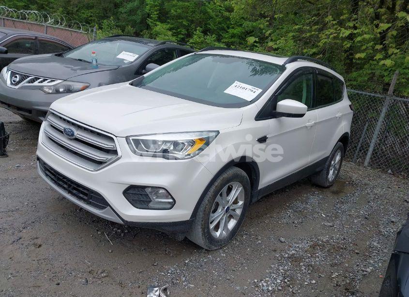 Photo 2 of 2018 Ford Escape SEL (VIN 1FMCU0HD2JUC67025)