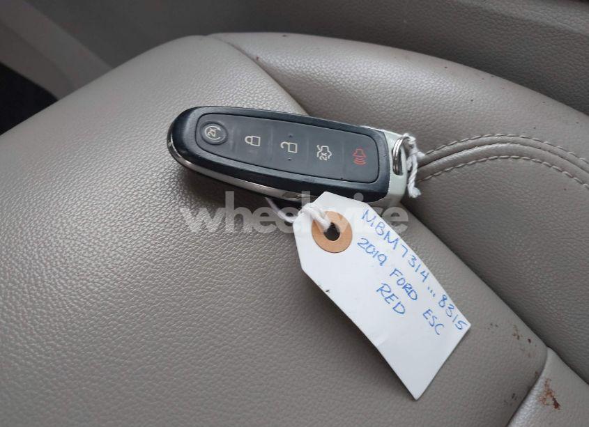 Photo 11 of 2019 Ford Escape SEL (VIN 1FMCU0HD3KUA18315)