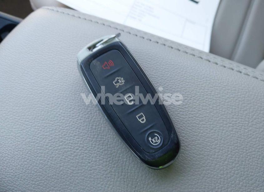 Photo 11 of 2019 Ford Escape SEL (VIN 1FMCU0HD4KUA01698)