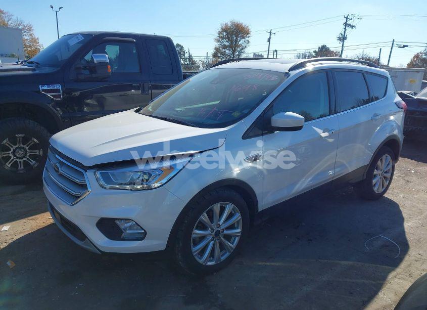 Photo 2 of 2019 Ford Escape SEL (VIN 1FMCU0HD4KUA01698)