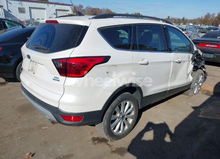 Photo 4 of 2019 Ford Escape SEL (VIN 1FMCU0HD4KUA01698)
