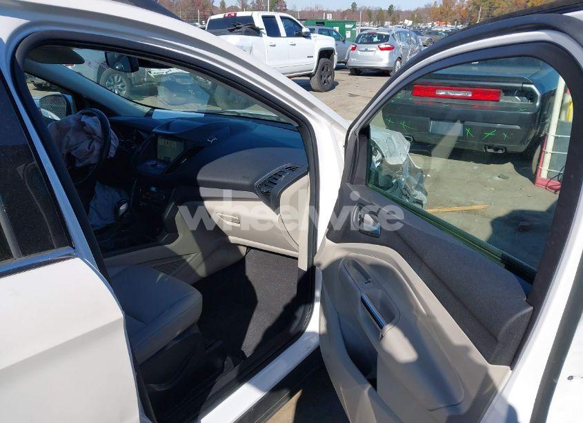 Photo 5 of 2019 Ford Escape SEL (VIN 1FMCU0HD4KUA01698)
