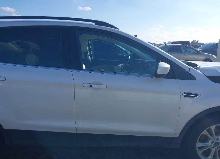 Photo 13 of 2019 Ford Escape SEL (VIN 1FMCU0HD4KUA70987)