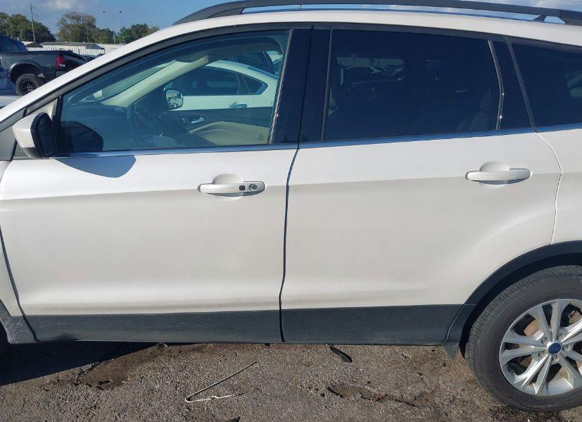 Photo 14 of 2019 Ford Escape SEL (VIN 1FMCU0HD4KUA70987)