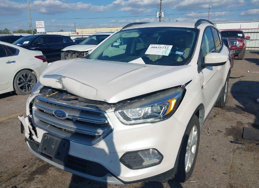 Photo 2 of 2019 Ford Escape SEL (VIN 1FMCU0HD4KUA70987)