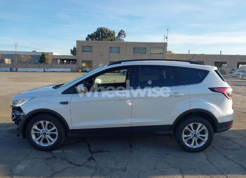 Photo 15 of 2018 Ford Escape SEL (VIN 1FMCU0HD5JUA10487)
