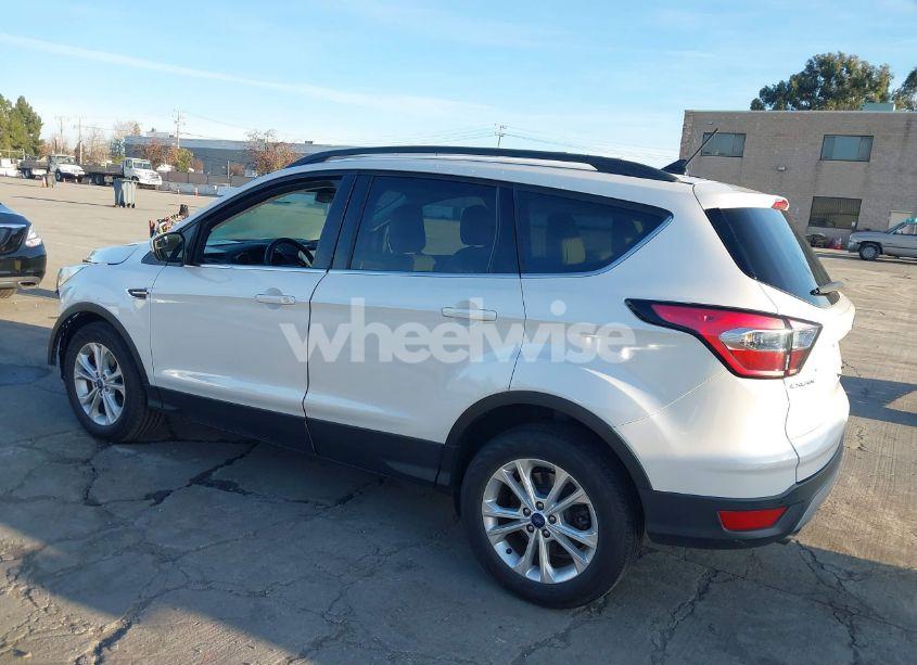 Photo 3 of 2018 Ford Escape SEL (VIN 1FMCU0HD5JUA10487)